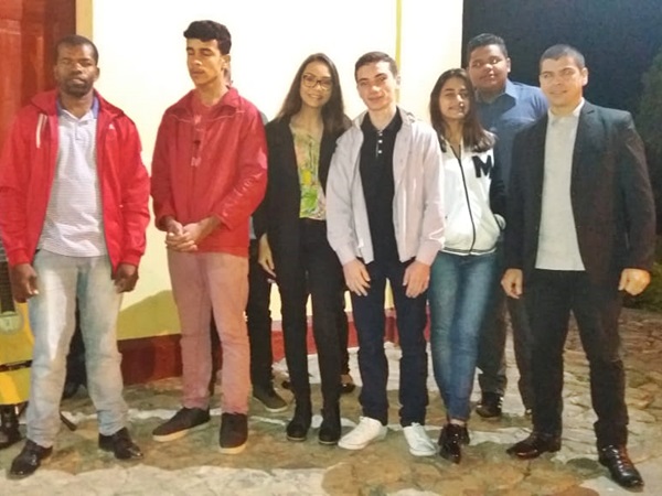 Dezenas de moradores de Marechal Floriano participaram do Louvorzao na Praca 2