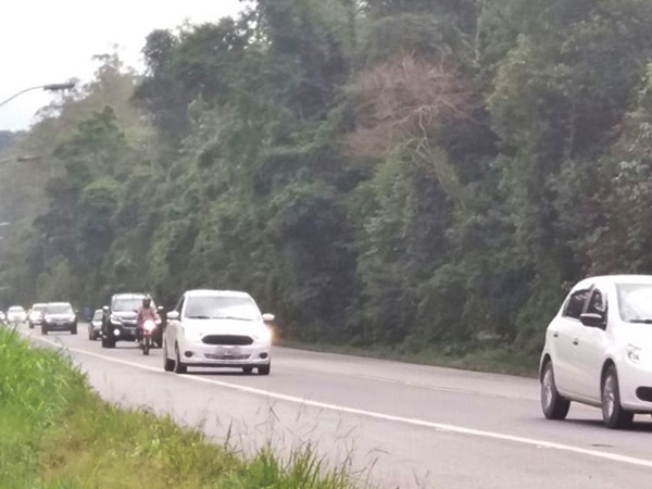 Filas de carros se iniciam na tarde deste domingo 08 na Rodovia BR262 2
