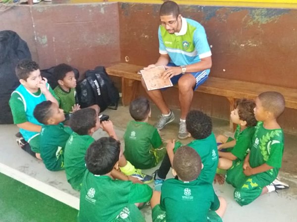 Jogos das escolinhas de futsal atraem familias em Marechal Floriano 2