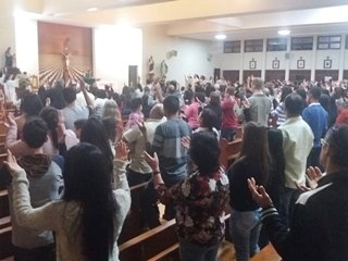 Peregrinação prossegue nesta segunda feira com imagem de SantAna em Aparecida