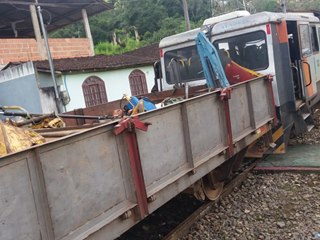 Automóvel de linha faz percurso do antigo trem em busca de deficiências na estrada férrea