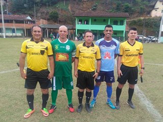 Campeonato Municipal na categoria titulares com dois jogos ontem