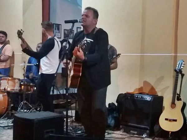 Louvorzao fez sucesso novamente na pracinha de Marechal Floriano 2