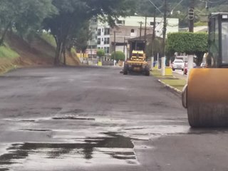 Obra de estacionamento ao lado da BR 262 paralisada pela chuva 2