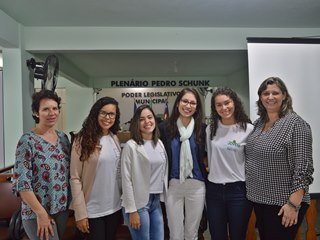 Alunas de Marechal Floriano representam o Estado no Parlamento Jovem