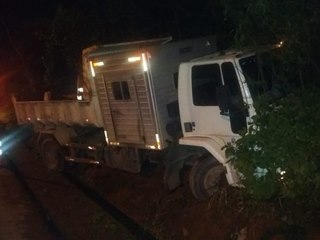 Colisão entre caminhão basculante e automóvel deixa um homem ferido em Marechal Floriano 2