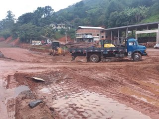 Colisão entre carreta e caminhão na BR 262 em Marechal Floriano 