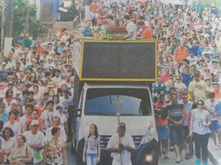Festa de Nossa Senhora Aparecida com atrativos religiosos em Aparecida Alfredo Chaves