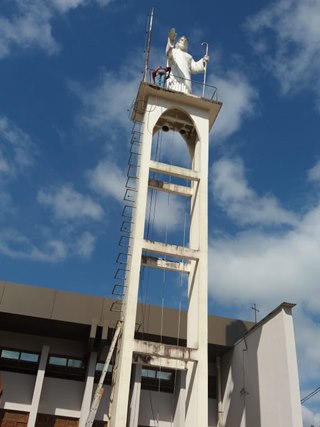 Imagem do Bom Pastor é lavada e posteriormente será pintada em Marechal Floriano