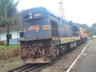 Locomotivas retornam vazias para o Sul após viagem a Vitória com vagões