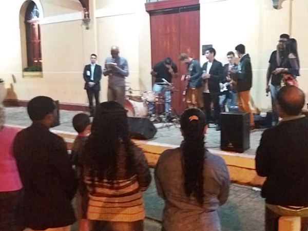 Louvorzao em Marechal Floriano neste sabado 01 2