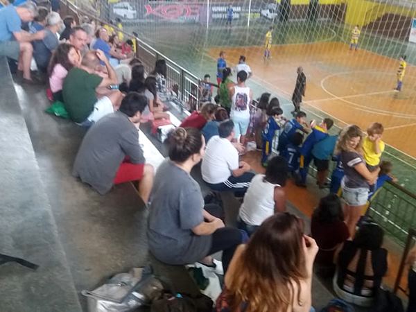 Meninos do futsal de Marechal Floriano e Vitoria disputam quatro jogos 3