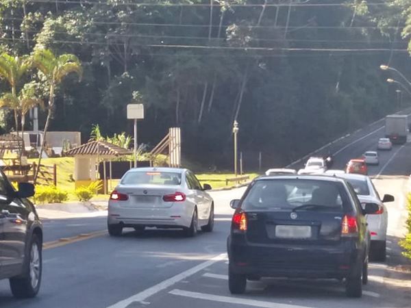 Movimentacao de veiculos e grande na BR262 no fim de semana prolongado 2