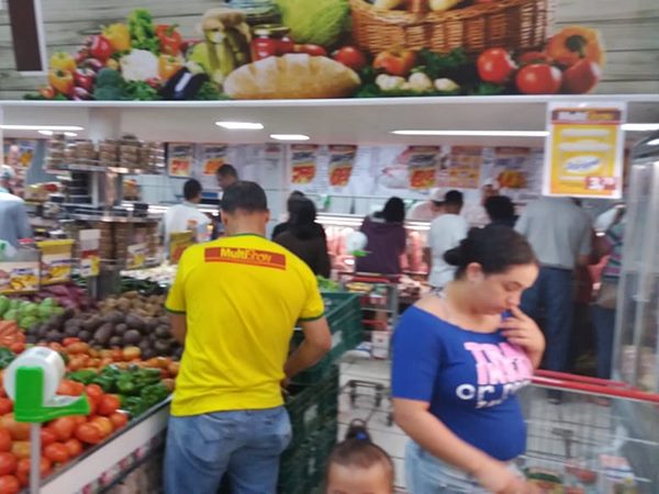 Movimento comercial se mantem no feriado 07 em Marechal Floriano 3