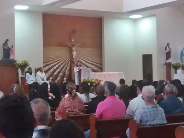 Onze criancas batizadas na manha deste domingo 16 na Igreja de SantAna em Marechal Floriano 3