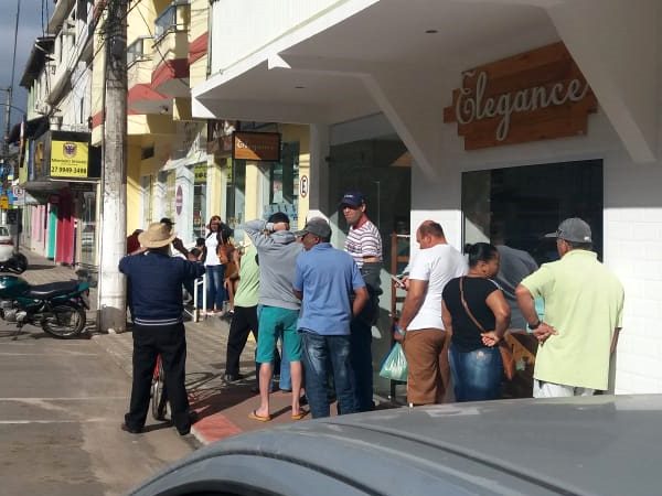 Premios milionarios provocam filas em casa loterica em Marechal Floriano 2