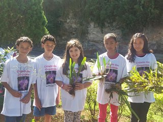 Projeto das Orquídeas segue com plantio de mudas e escolha de desenhos e poesias 2