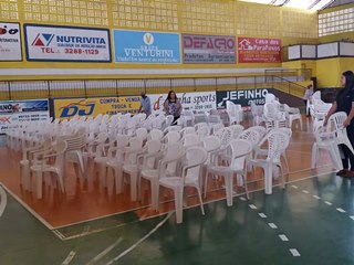 Quadra preparada para sediar formatura do PROERD 2