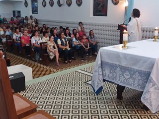Católicos da Igreja Matriz de SantAna celebram Novena de Nossa Senhora Aparecida
