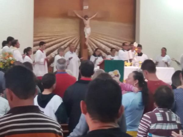 Celebracoes catolicas iniciadas cedo hoje 21 em Marechal Floriano 2