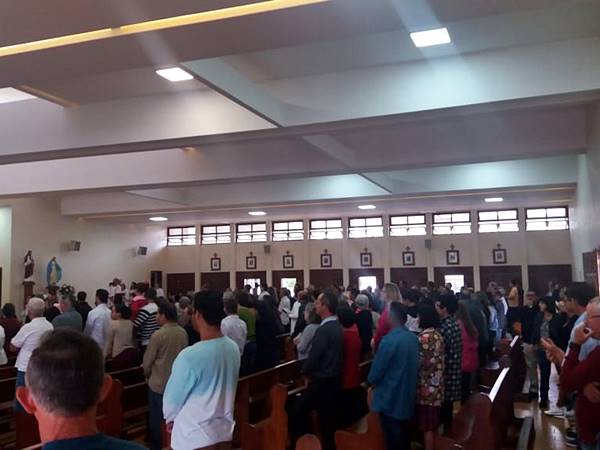 Igreja de SantAna recebe muitos fieis em Marechal Floriano 04