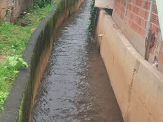 Mau cheiro de esgoto incomoda moradores em Marechal Floriano