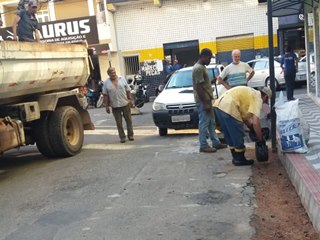 Operação tapa buracos nas ruas de Marechal Floriano