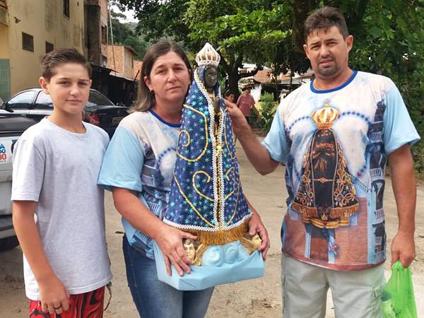 Procissao de Nossa Senhora Aparecida reune tres mil catolicos de Marechal Floriano a Aparecida em Alfredo Chaves 04