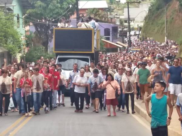 Procissao de Nossa Senhora Aparecida reune tres mil catolicos de Marechal Floriano a Aparecida em Alfredo Chaves 05