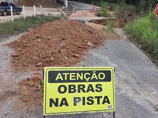 Sem previs&atilde;o de obras para cratera na rodovia ES 465 em Domingos Martins