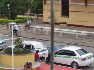 Táxis na pracinha de Marechal Floriano relembram primeiros profissionais