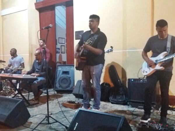 Decima edicao do Louvorzao na pracinha de Marechal Floriano 2