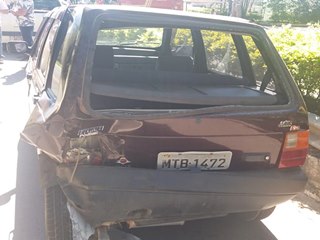 Engavetamento envolvendo quatro carros na BR 262 em Marechal Floriano