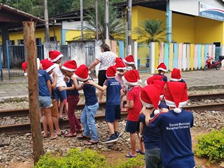 Escola infantil de Marechal Floriano documenta o encerramento do ano letivo com fotos conjuntas