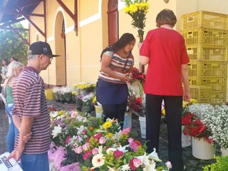 Flores para o Dia de Finados em Marechal Floriano e Domingos Martins