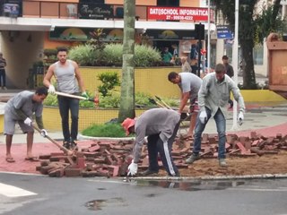 Prefeitura realiza reforma na Pracinha de Marechal Floriano 2
