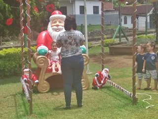 Professores e alunos infantis visitam o projeto Natal Luz em Marechal Floriano 2