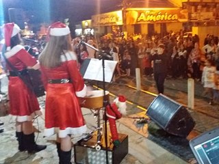 Projeto Natal Luz iniciado com multidão em Marechal Floriano