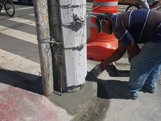 Calçada aumentada para evitar colisões de veículos no poste em Marechal Floriano 2