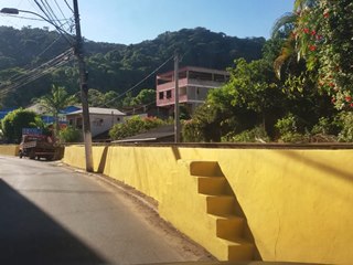 Escadas perigosas permanecem intactas em Marechal Floriano