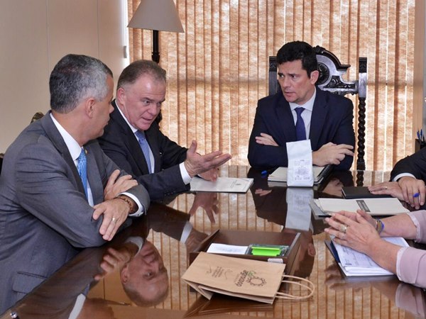 Governador faz balanço da situação prisional do Espírito Santo ao ministro Sérgio Moro