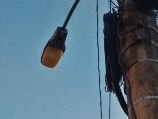 Iluminação pública com defeito no centro de Marechal Floriano