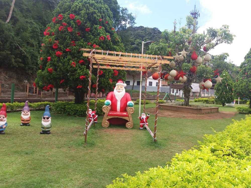 Natal Luz e ruas de Marechal Floriano vazios no primeiro dia de 2019 2