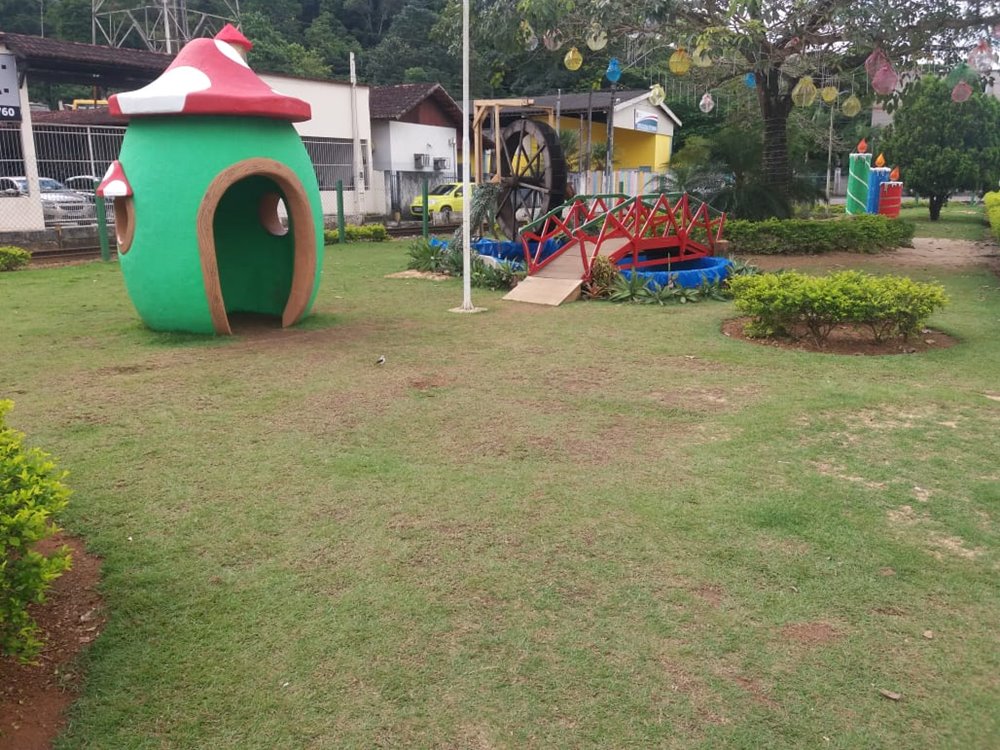 Natal Luz e ruas de Marechal Floriano vazios no primeiro dia de 2019 3