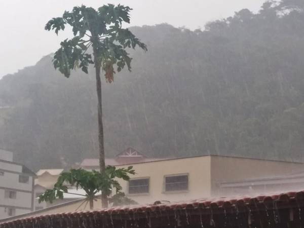 Chuva forte ultrapassou a previsao em Marechal Floriano 02