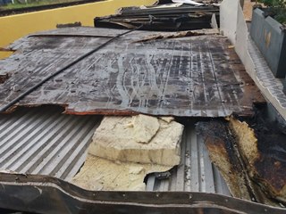 Colisão entre caminhão e carreta provoca incêndio na Rodovia BR 262 3