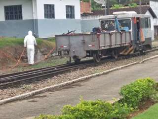 Lançamento de produtos na ferrovia para evitar matagais assusta moradores em Marechal Floriano