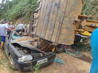 Máquina tomba e mata operador no interior de Domingos Martins