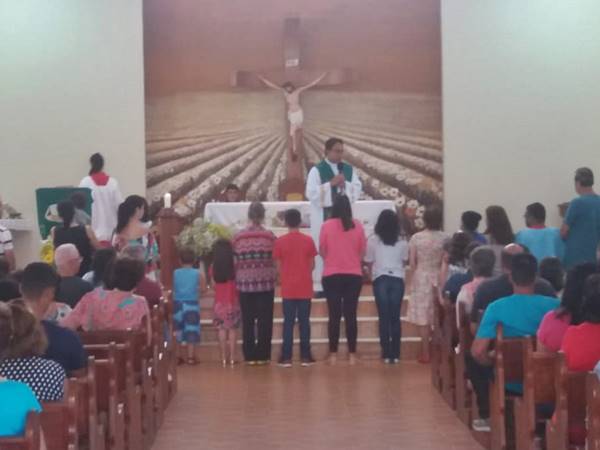 Missa celebrada neste domingo 24 na Matriz de SantAna em Marechal Floriano prega o amor ao proximo 02