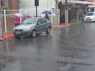 Raios trovões e rajadas de vento em Marechal Floriano